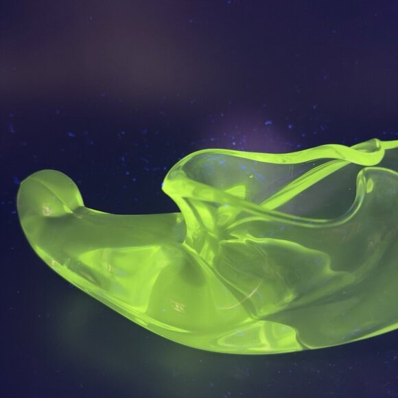 1950s Heisey Glass Clear Elf Shoe Cornucopia Heavy Manganese 365nm Green UV Glow - Picture 5 of 16